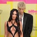 Megan Fox roba la alfombra de los Billboard con su vestido abierto y el beso a Machine Gun Kelly