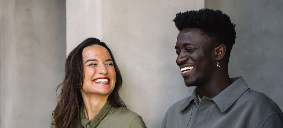 Judit Neddermann i Momi Maiga durant el rodatge de 'Mou-te', solidària amb la Fundació Catalana d'ELA Miquel Valls