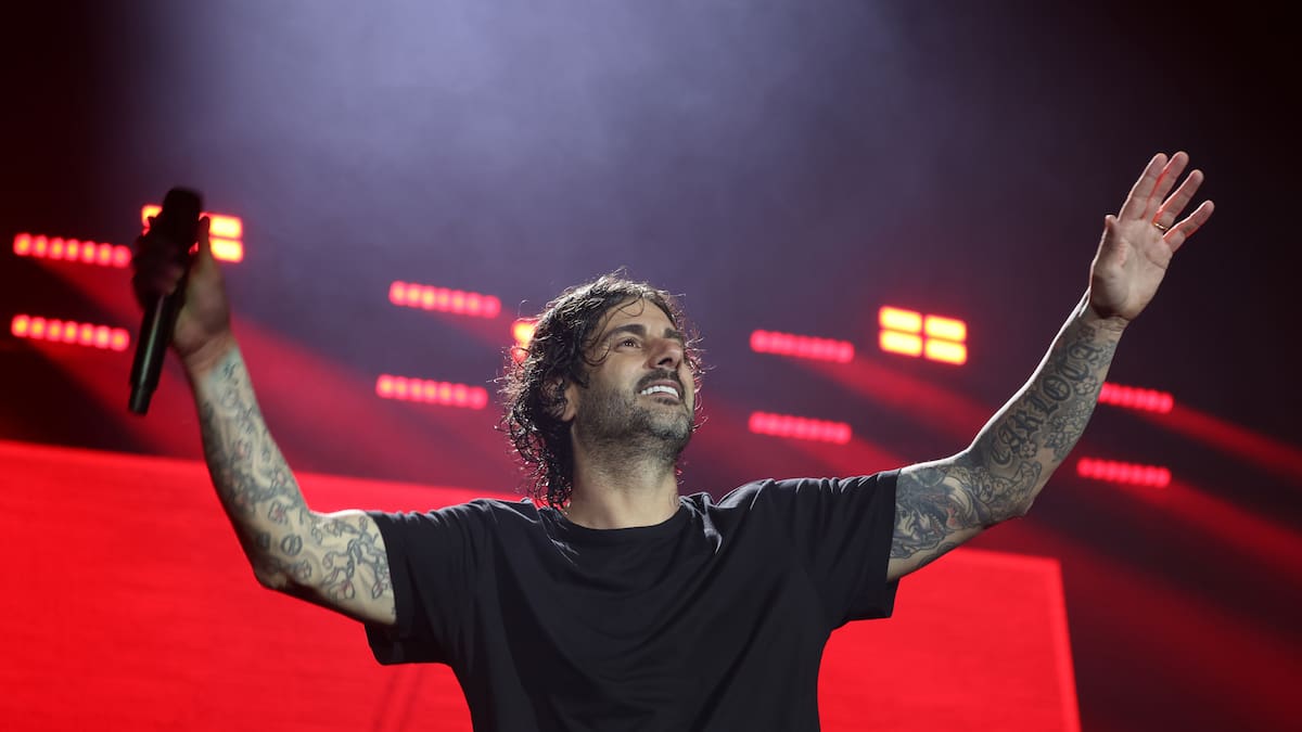 La Dama actualiza el estado de salud de su hijo con Melendi tras su operación: “Ya está en casa”