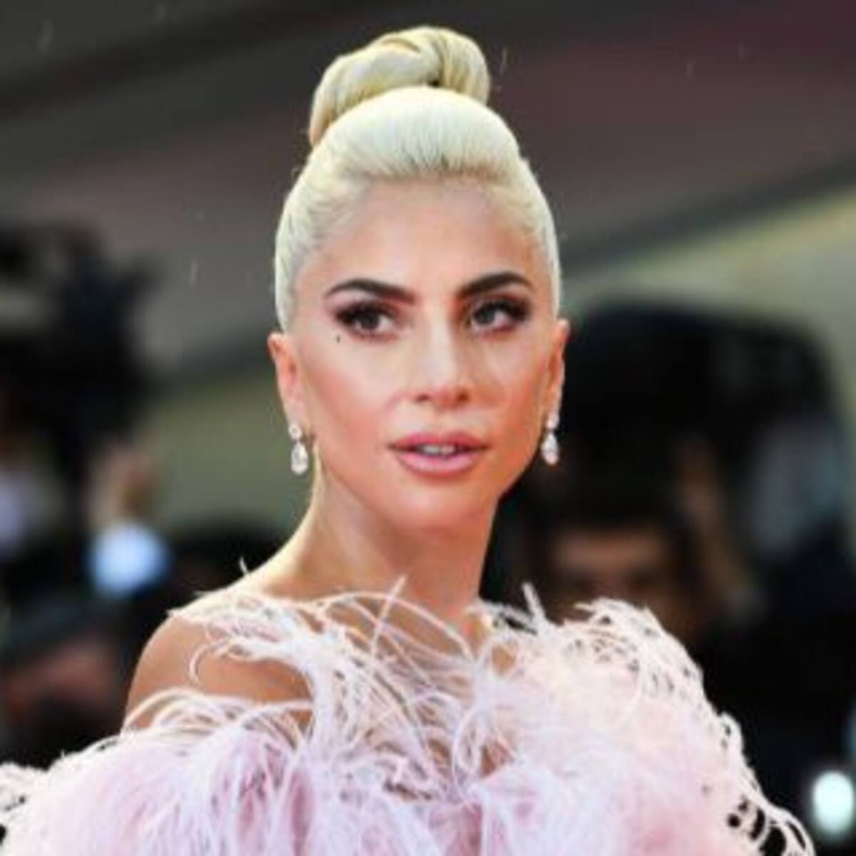 ¡Son iguales! Confunden a deportista olímpica con Lady Gaga