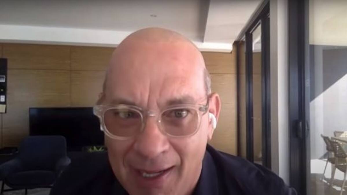 El look de Tom Hanks con el que jamás le reconocerías