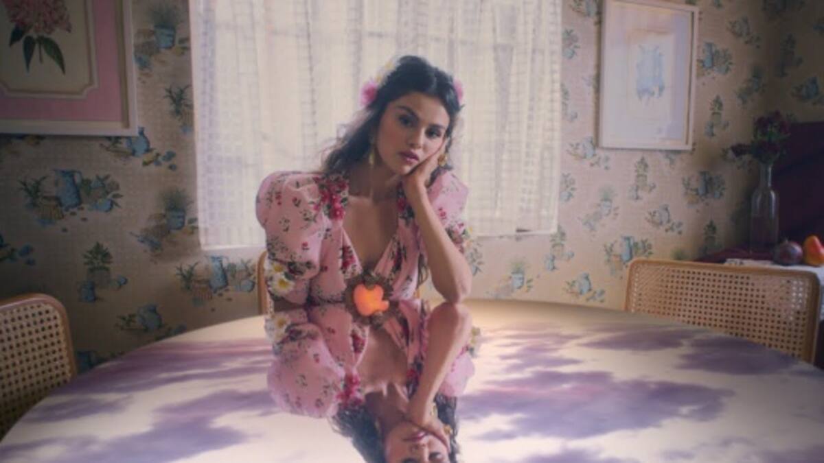 "De Una Vez" de Selena Gomez