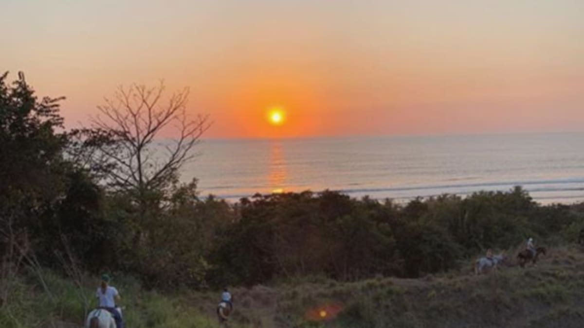 Gisele Bündchen y Tom Brady vacacionan en Santa Teresa de Cóbano