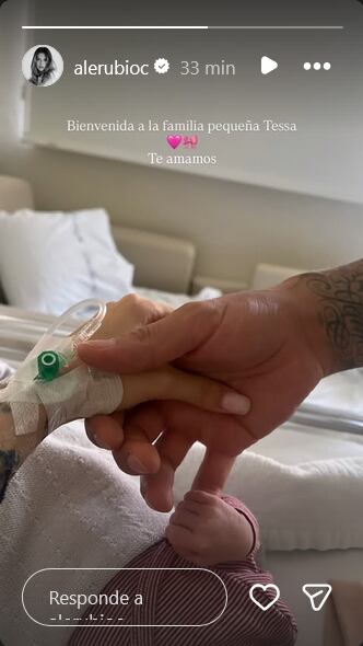 Alejandro Rubio y Carlo Constanzia dan la bienvenida a su pequeña Tessa.