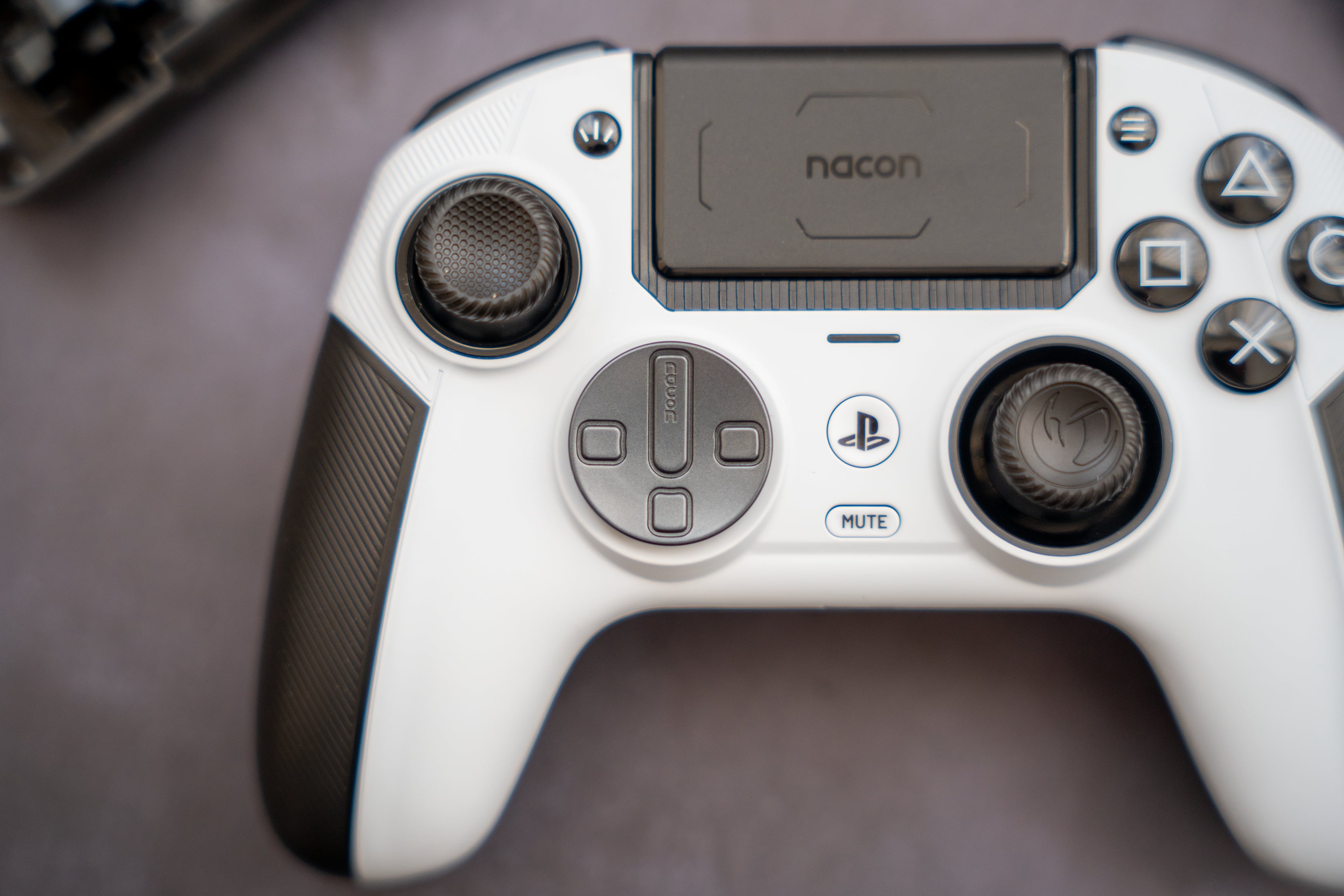 Nacon Revolution Pro 5