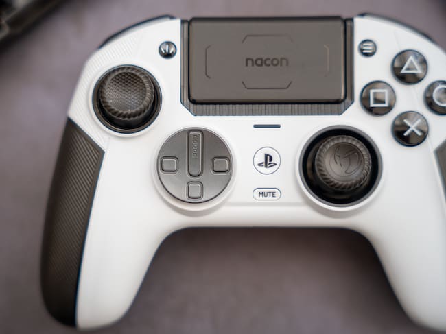 Nacon Revolution Pro 5