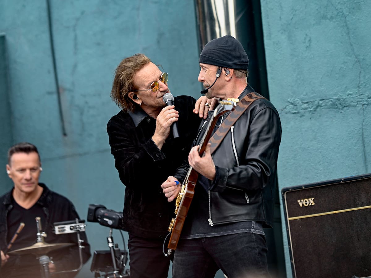 U2 lanza su gira de 2027 con una canción dedicada a Rosalía: ¿llevará el homenaje a los estadios?