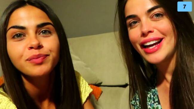 Violeta y su hermana Lila