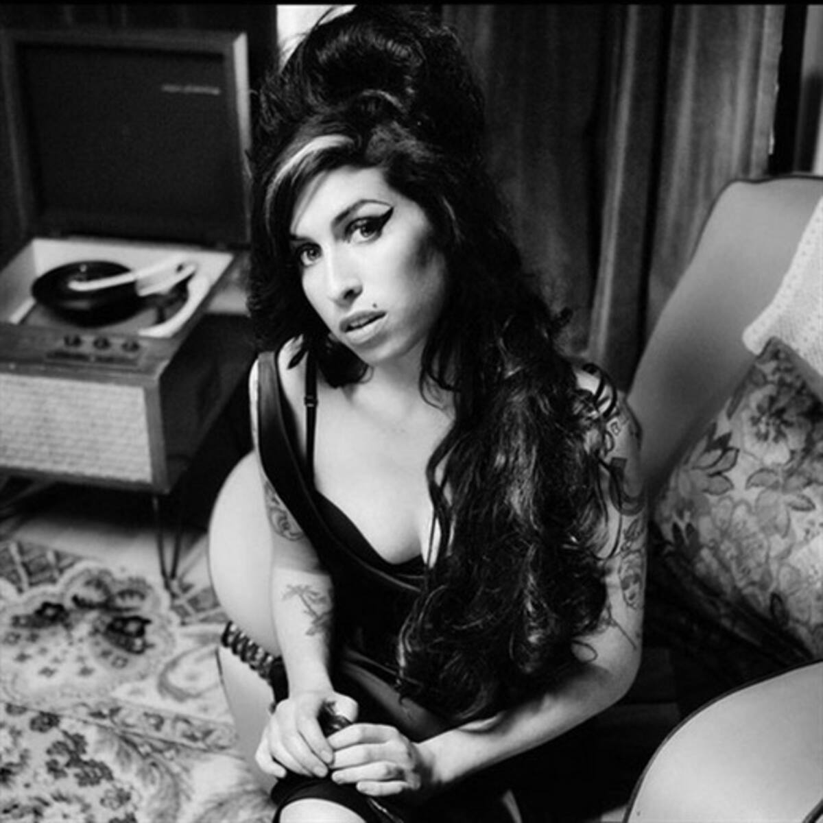 Aparece canción desconocida de Amy Winehouse