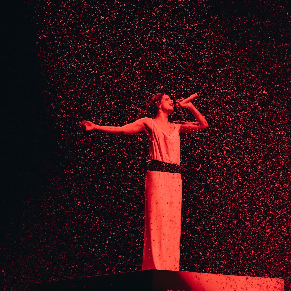 Estas son las 12 lecturas de Pilar Vila, la hermana de Rosalía, que en algún caso nos lleva a 'LUX' y ha comentado Mia Khalifa