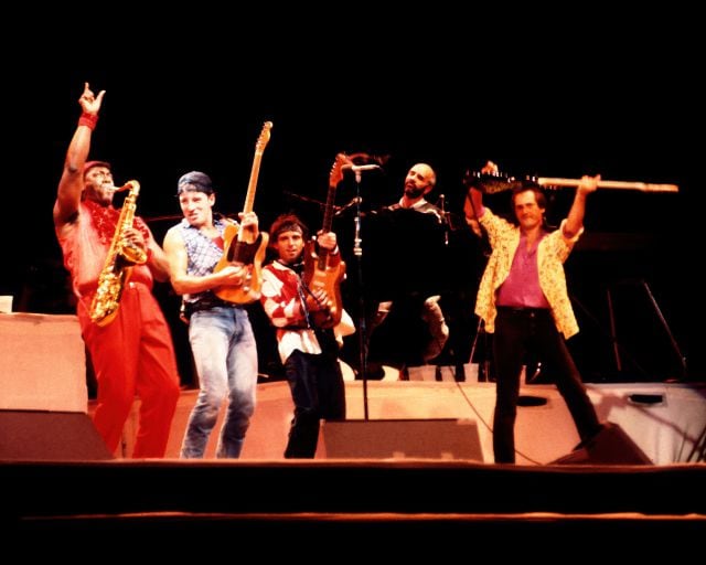 Bruce Springsteen y &#039;The E Street band&#039; durante una actuación en 1985.