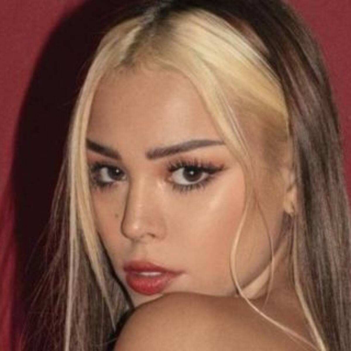 Danna Paola presentó a su nuevo novio en la playa