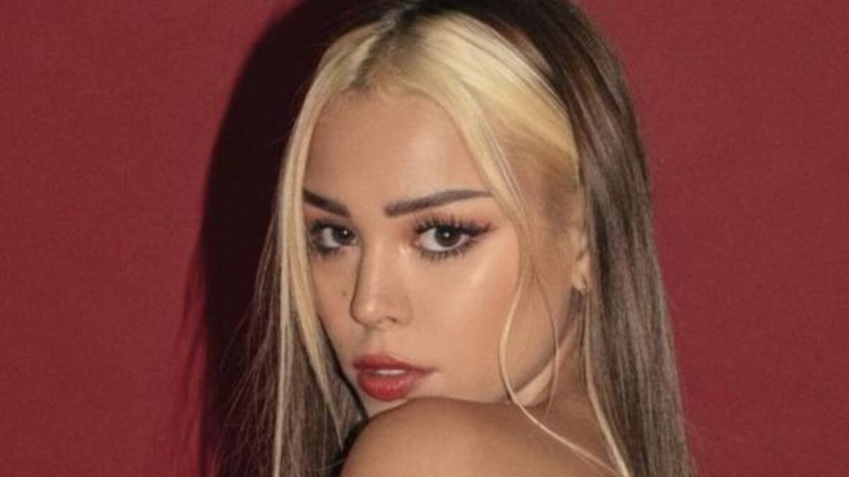 Danna Paola presentó a su nuevo novio en la playa
