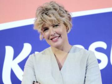 Tania Llasera explica por qué no muestra los pezones de su hija pequeña y los censura en redes sociales