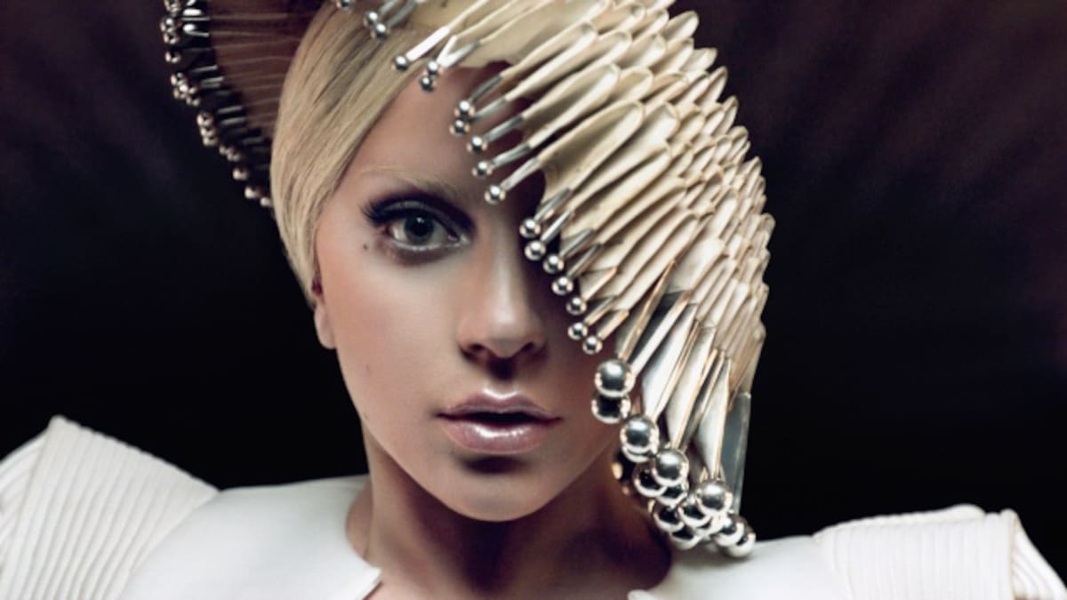 Lady Gaga enciende Instagram con sensual foto