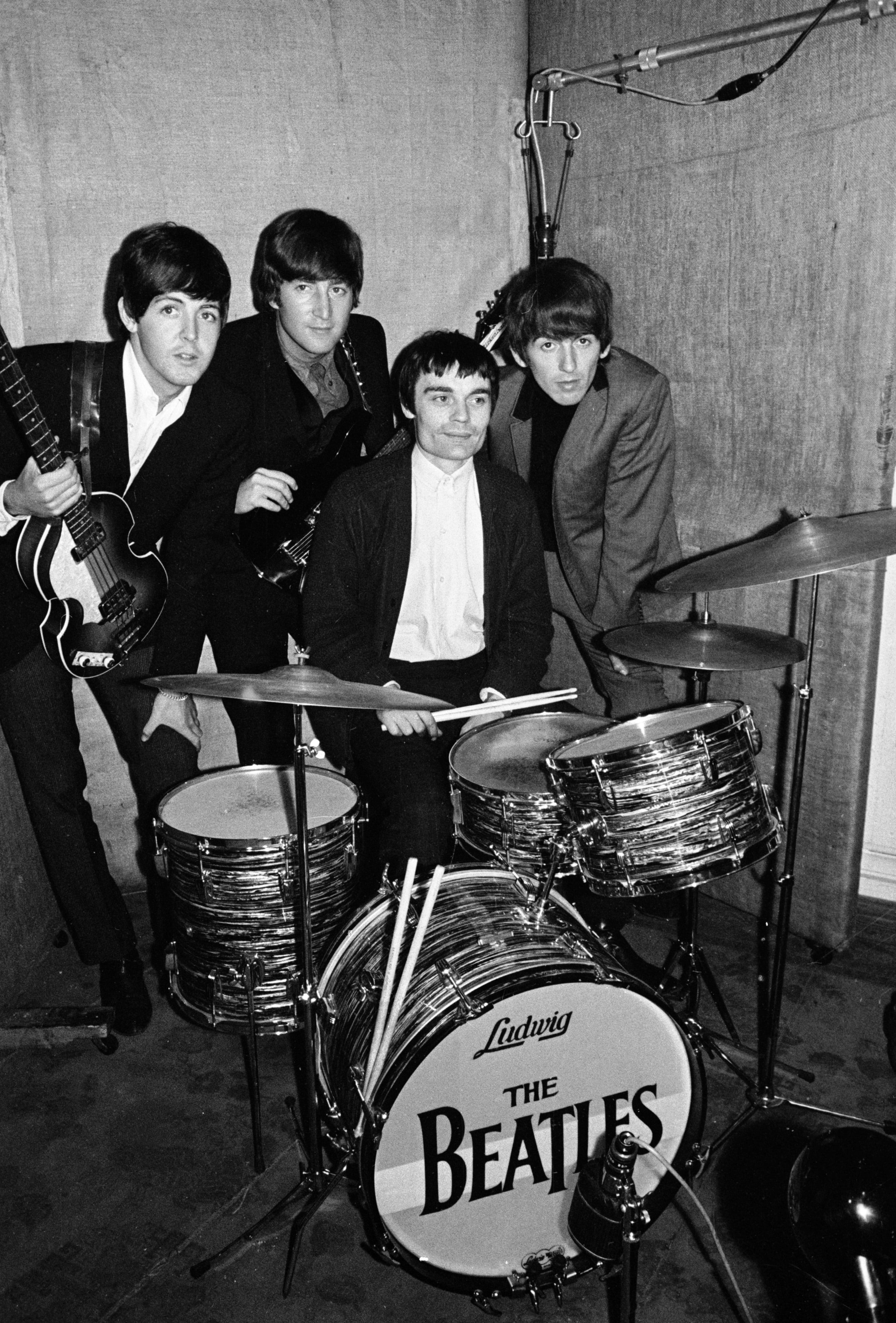 The Beatles en el estudio en Londres