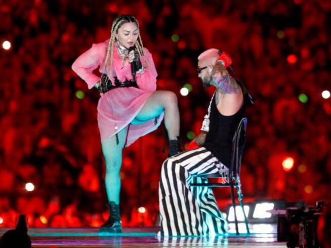 Madonna sorprende en el escenario de Maluma