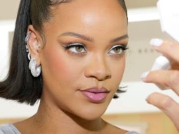 Rihanna, glamourosa, embarazada y recién salida de la ducha, arrasa en Instagram