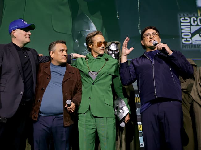 Kevin Feige, Joe Russo, Robert Downey Jr. y Anthony Russo en el panel de Marvel Studios en la Comic Con de San Diego 2024. / Jesse Grant/Getty Images.