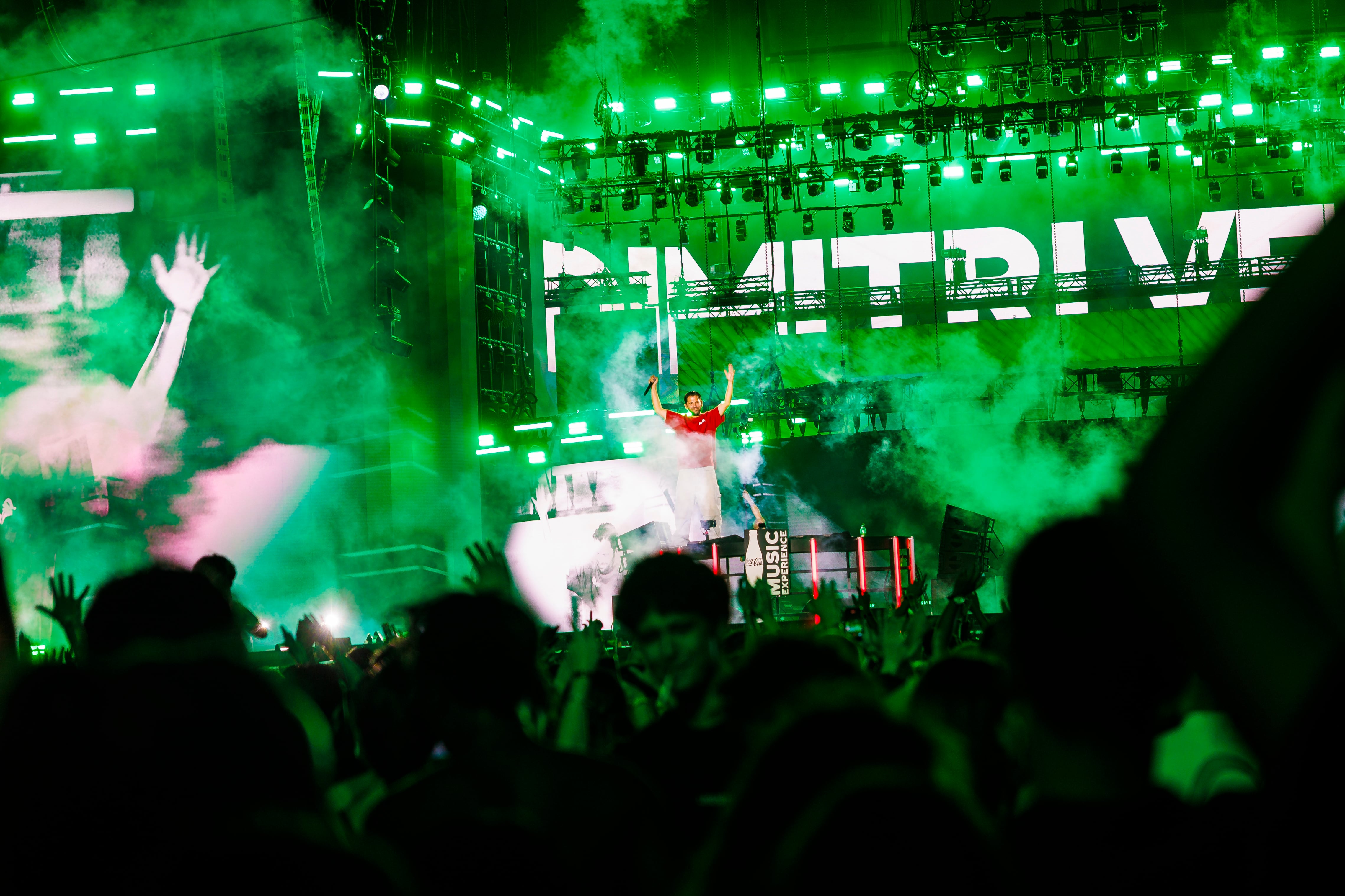 Dimitri Vegas pinchando en el Coca-Cola Music Experience 2026. / Nabscab