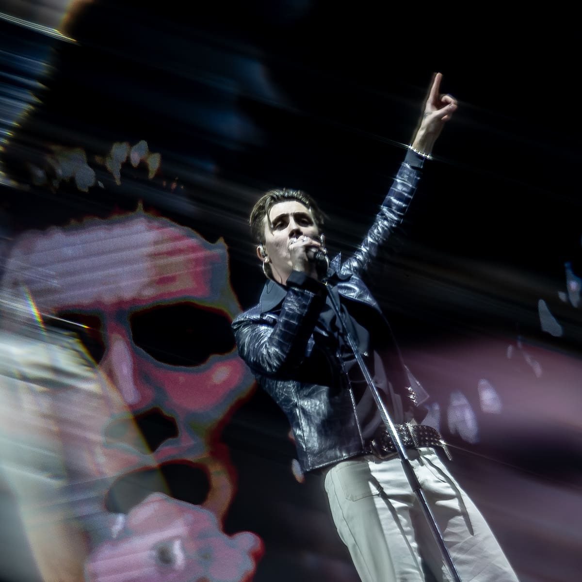 Walls demuestra en su primer Movistar Arena que el futuro del rock tiene nombre propio