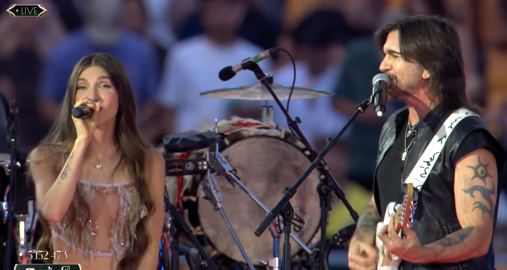 Juanes y Yami Safdie en La Velada del Año VI
