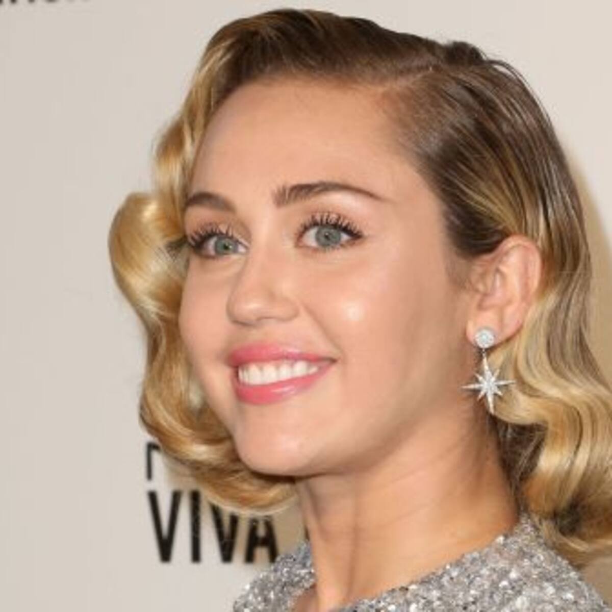 Miley Cyrus le declara la guerra a Selena Gomez