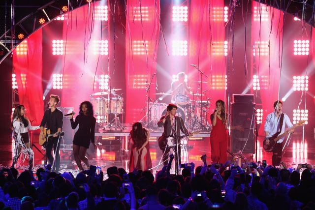 Fifth Harmony y The Vamps, buenos amigos dentro y fuera del escenario.