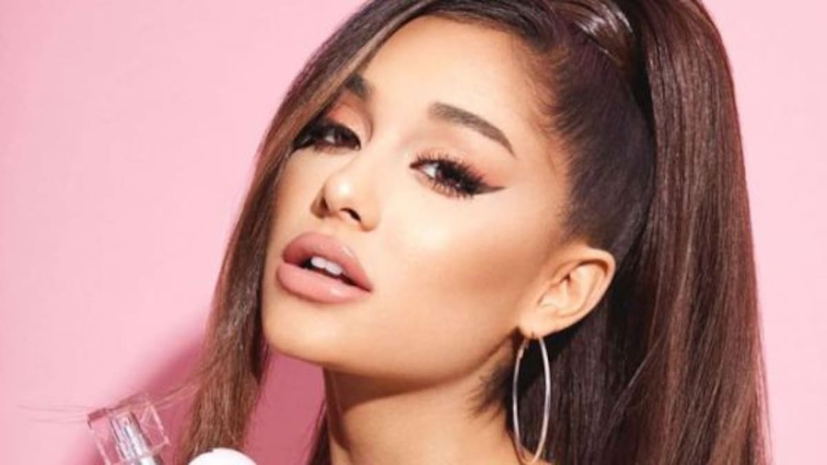Un fan de Ariana Grande le dejó un regalo en la puerta de su casa