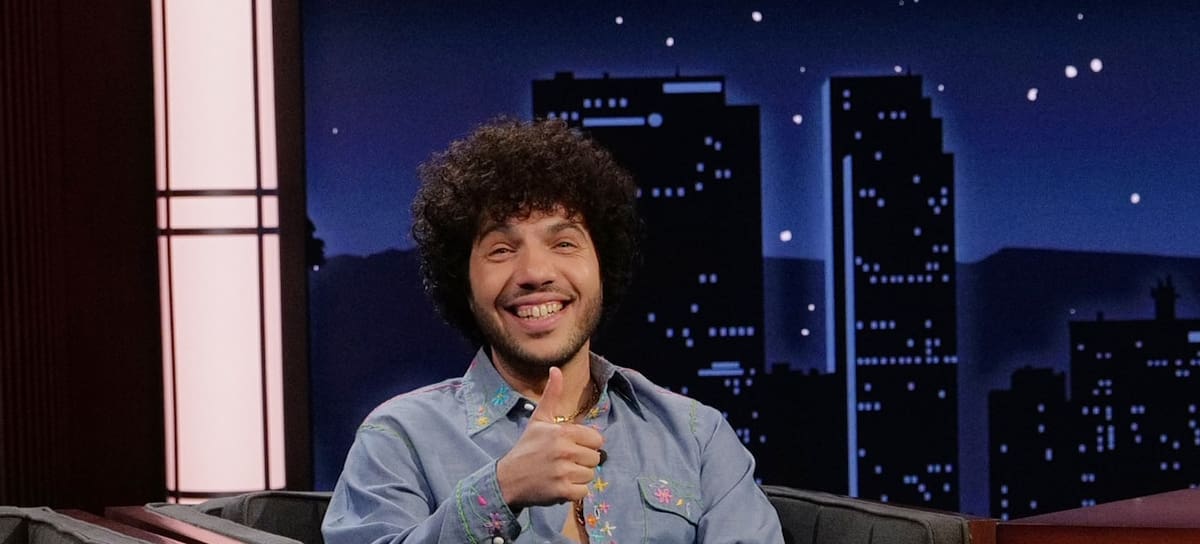 Benny Blanco con Lil Dicky en 'Jimmy Kimmel Live!' presentando su podcast 'Friends Keep Secrets', febrero de 2026.