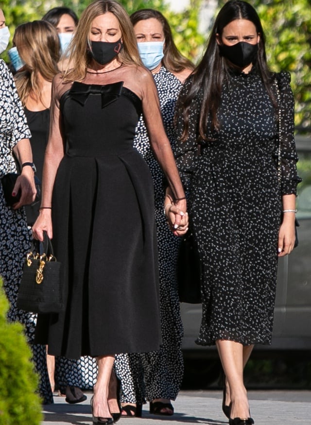 Ana Obregón y Carolina Monje acuden a la misa funeral por Alex Lequio en la Iglesia de Nuestra Señora De La Moraleja de Madrid, el pasado 30 de junio.