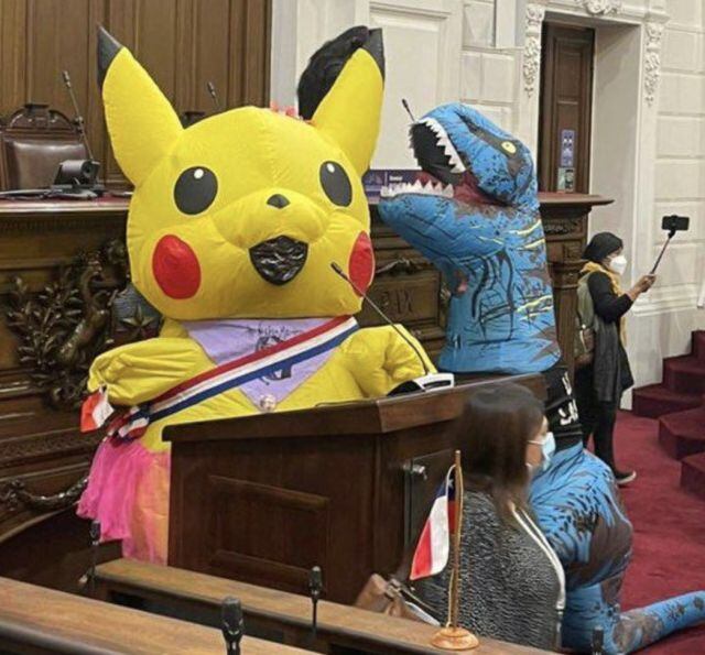 Giovanna Grandón se disfrazó de Pikachu