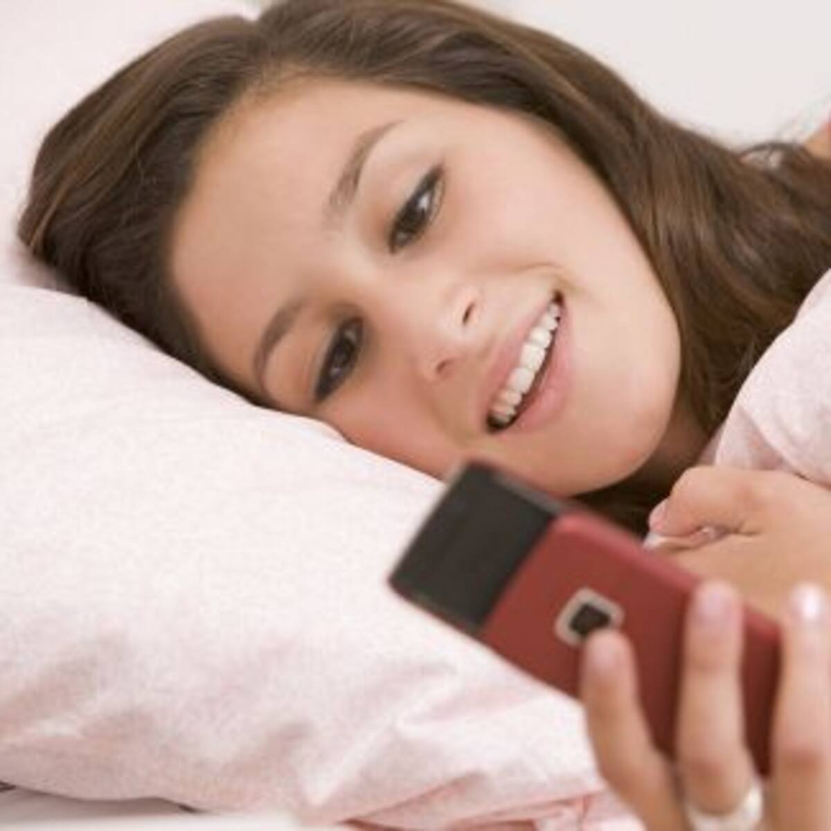 Encuesta: ¿Qué cosas dejarías de hacer por no abandonar el celular?