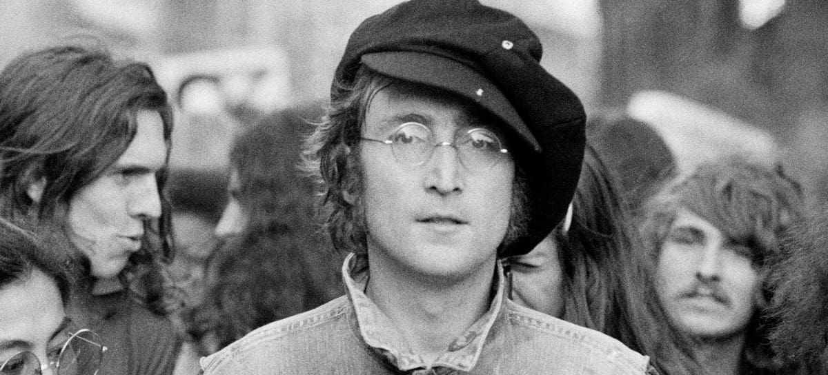 John Lennon, en Hyde Park en Londres en 1975.