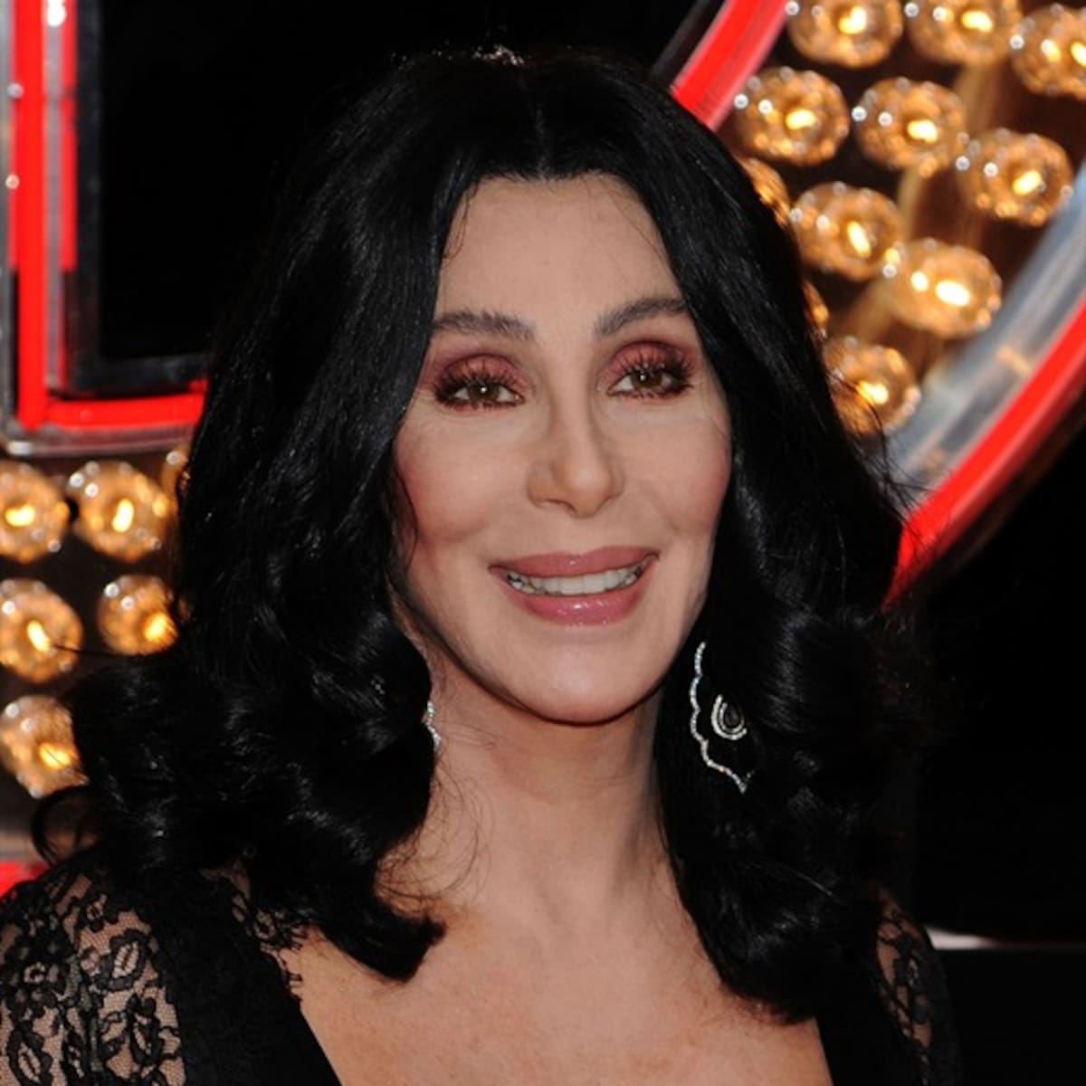 Hashtag "mató" a Cher