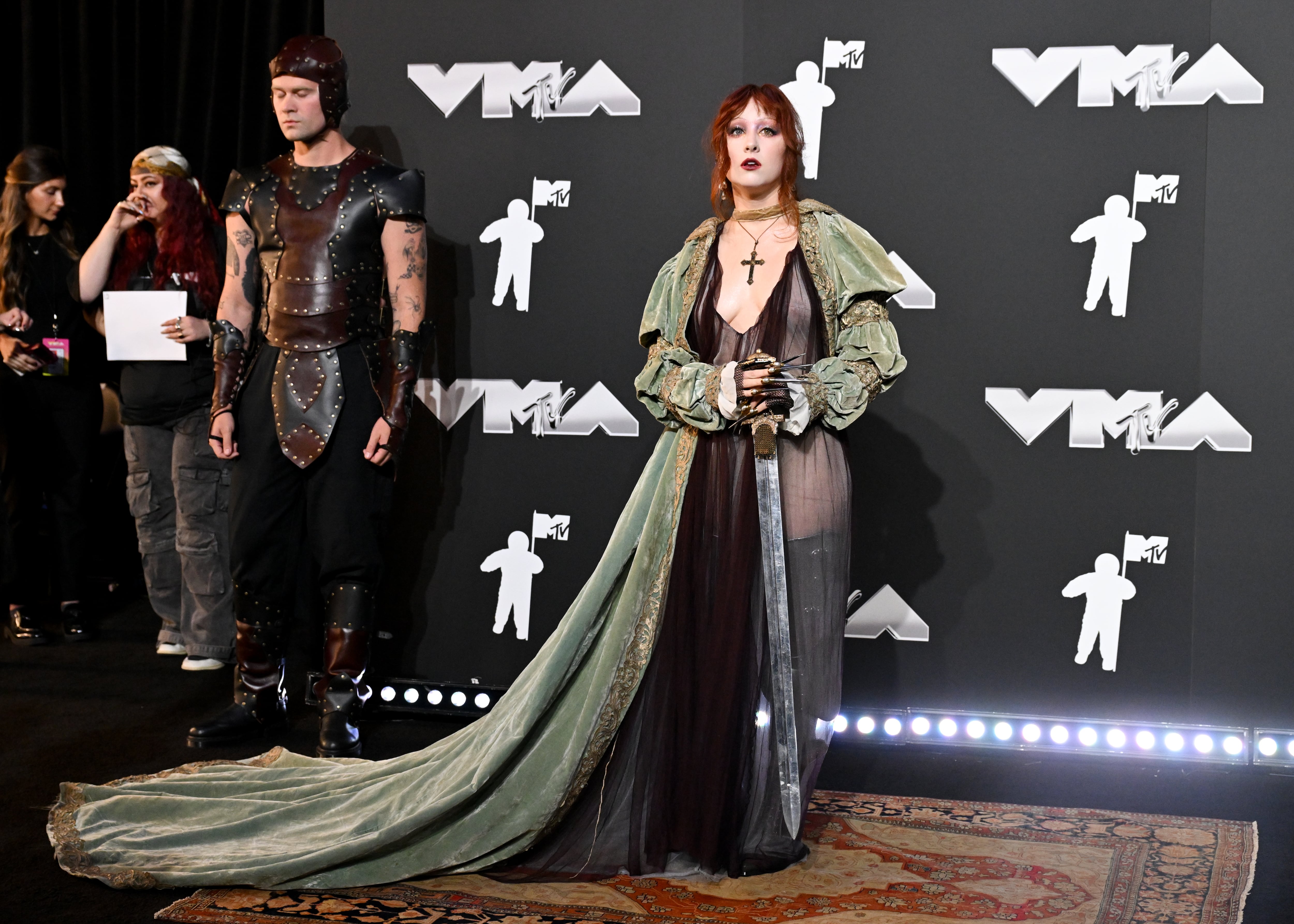 ES Chappell Roan en los VMAs 2024