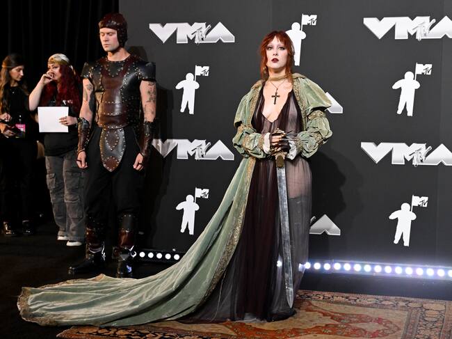ES Chappell Roan en los VMAs 2024