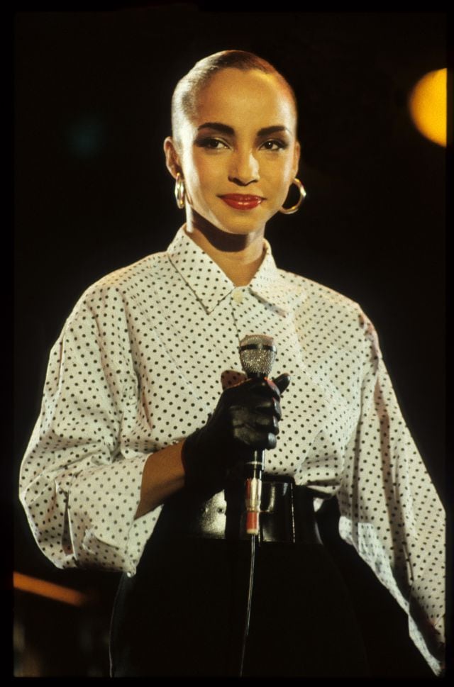 Sade cantan en directo en un concierto en Rotterdam en 1984.