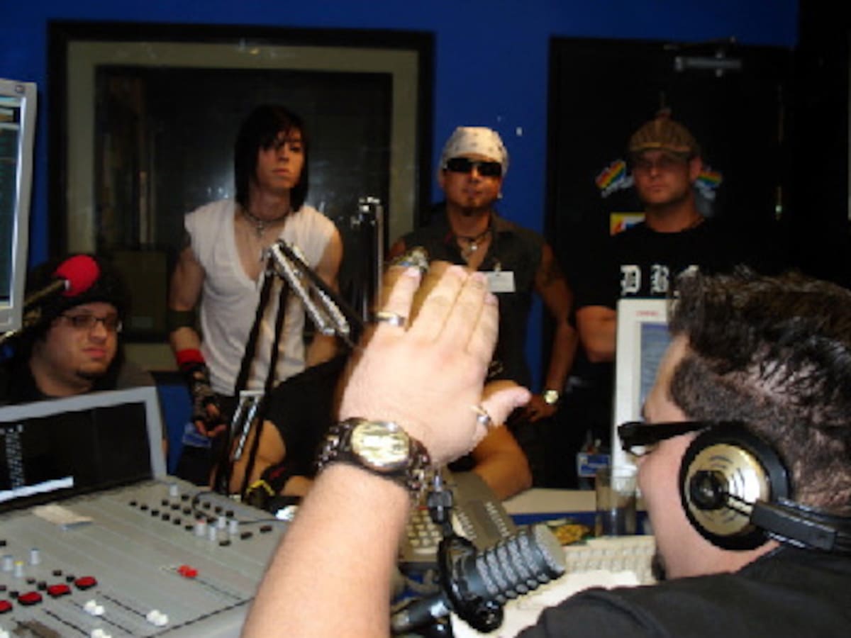 Promocionando sus conciertos