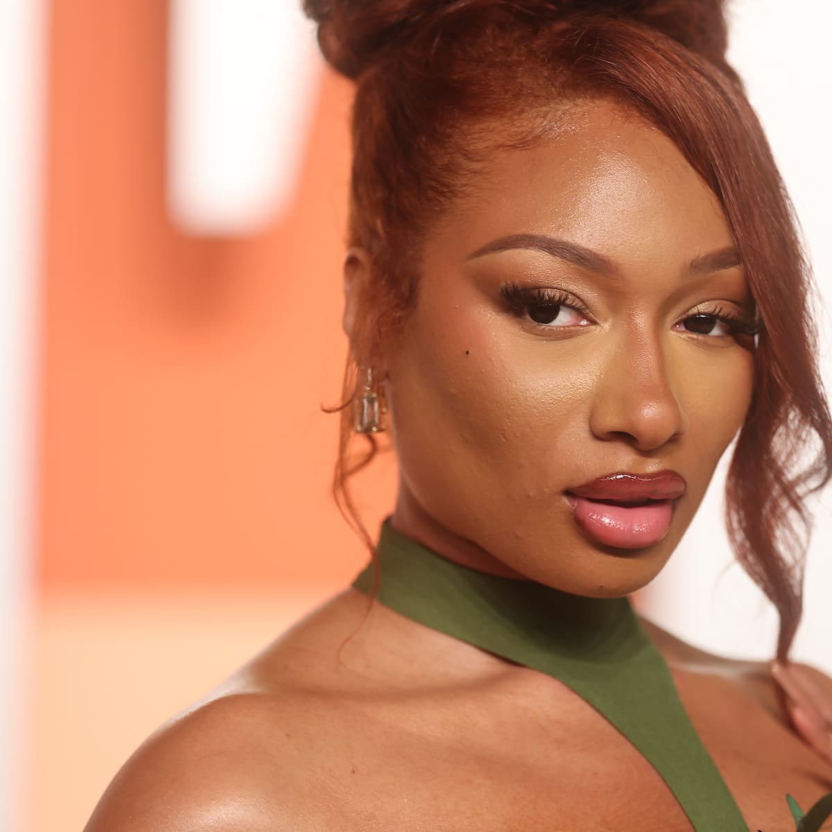 Susto en Broadway: Megan Thee Stallion interrumpe su actuación en el musical de 'Moulin Rouge' y termina hospitalizada
