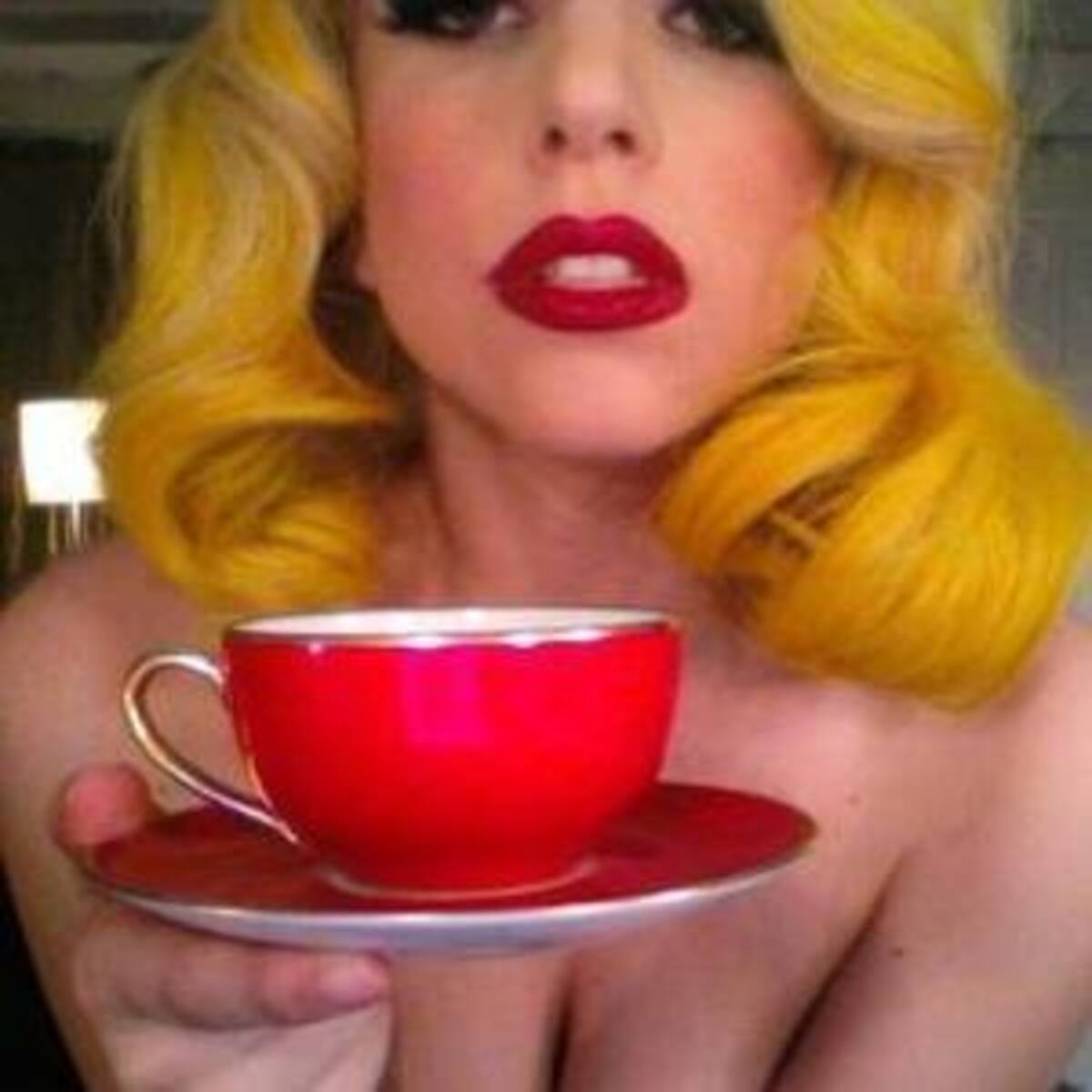 Lady Gaga celebró su cumple en topless