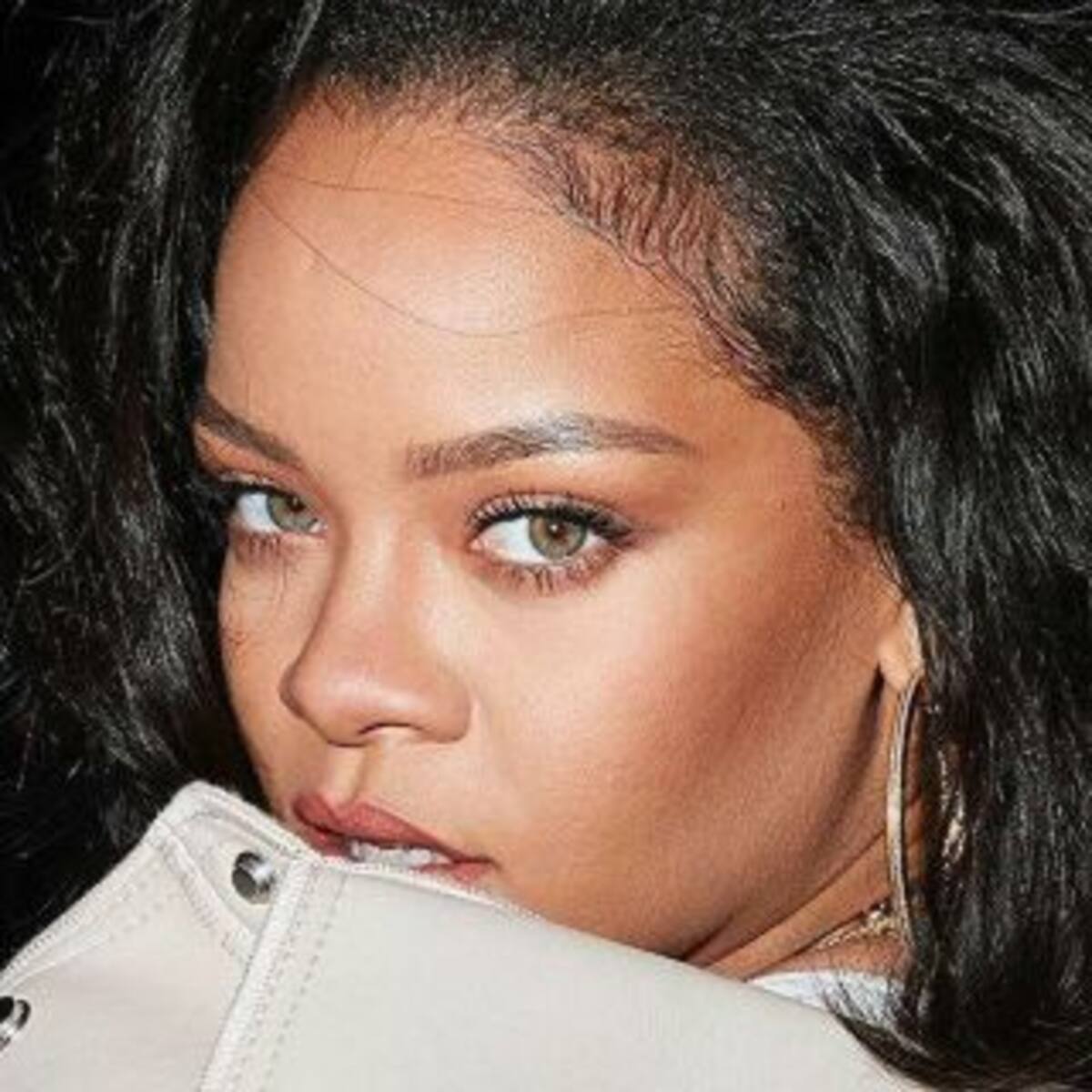 Después de cinco años, Rihanna lanzará nuevo disco