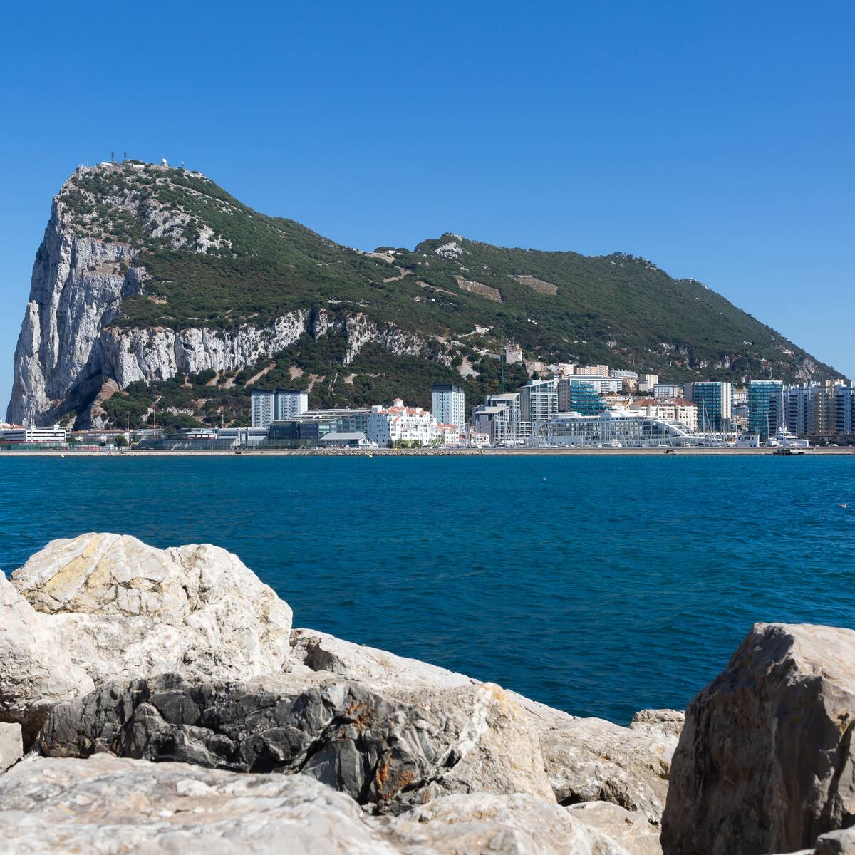 Gibraltar está ganando terreno al mar (y es un problema)