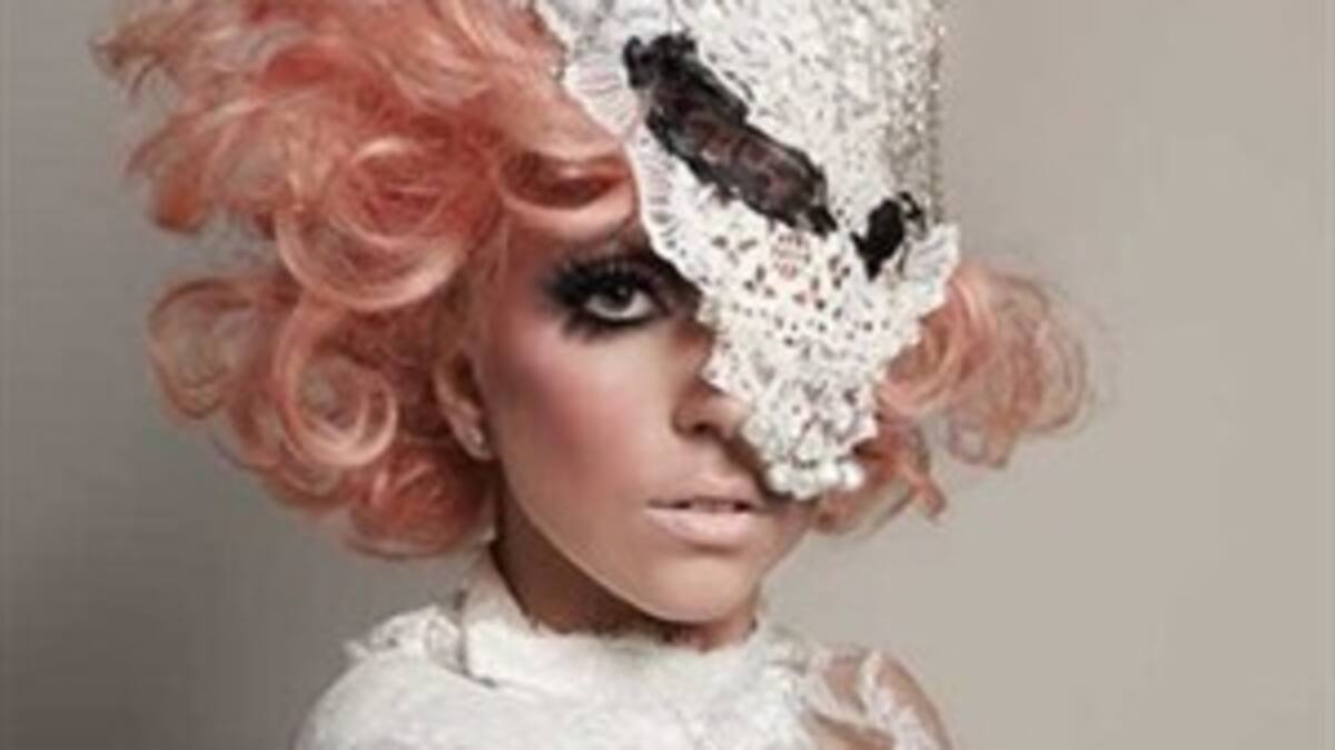 Lady Gaga dedica una canción a su difunto abuelo