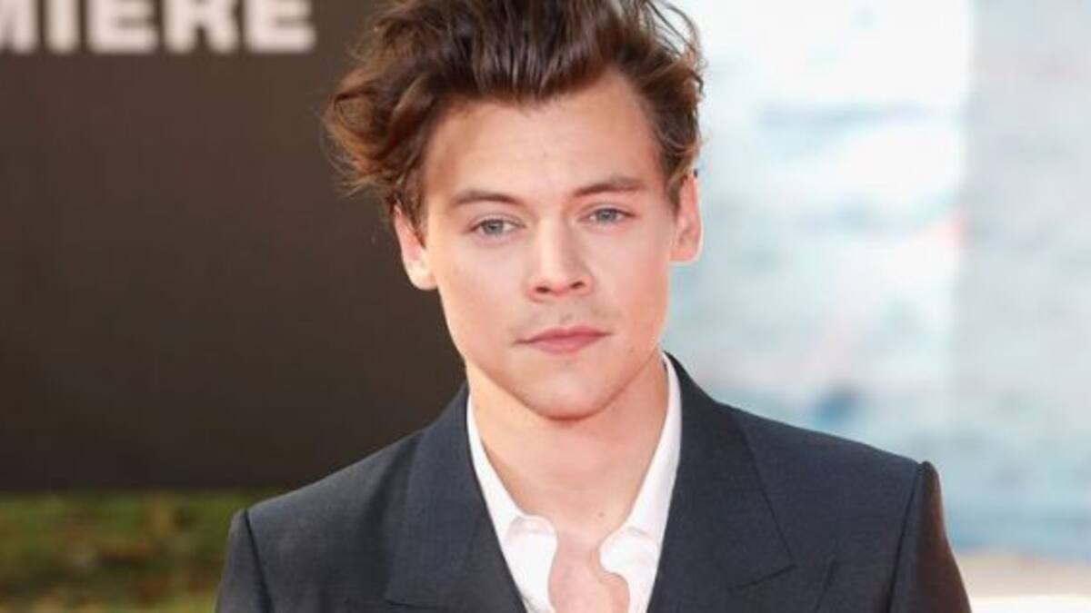 Una mujer se tatuó a Harry Styles en la cara