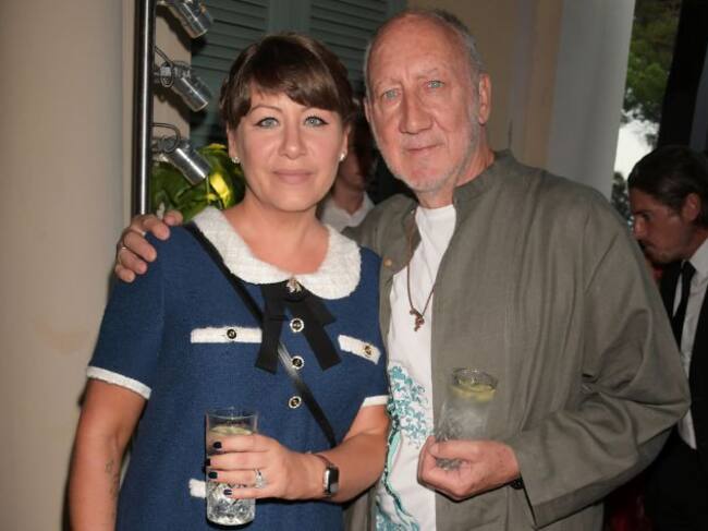 Pete Townshend junto a su mujer, Rachel Fuller.