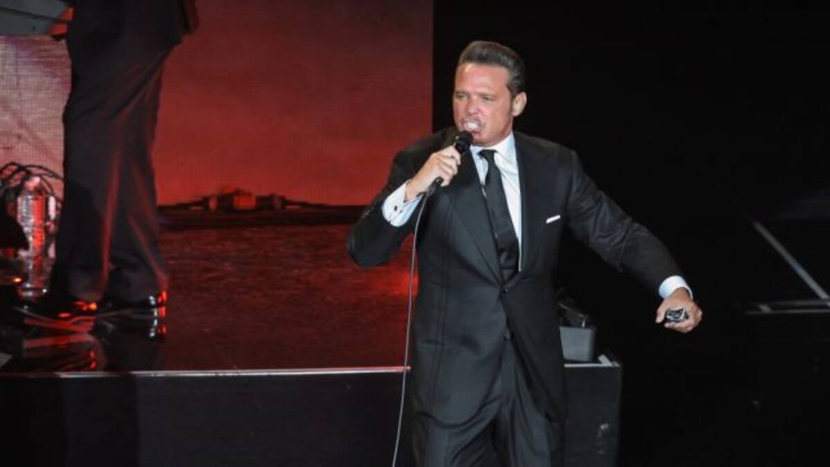 Luis Miguel le lanza el micrófono al sonidista en Panamá