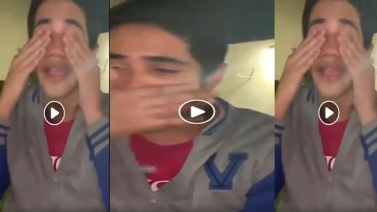 Joven llora porque las canciones de RBD no están en Spotify
