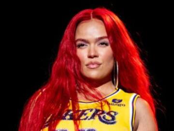 La verdadera historia detrás de la foto de Karol G y Rihanna: una serie de catastróficas desdichas