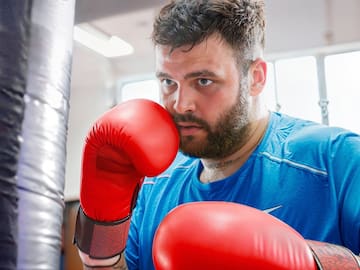 ¿Quién es Guanyar, el fan de Quevedo que participa en uno de los combates?